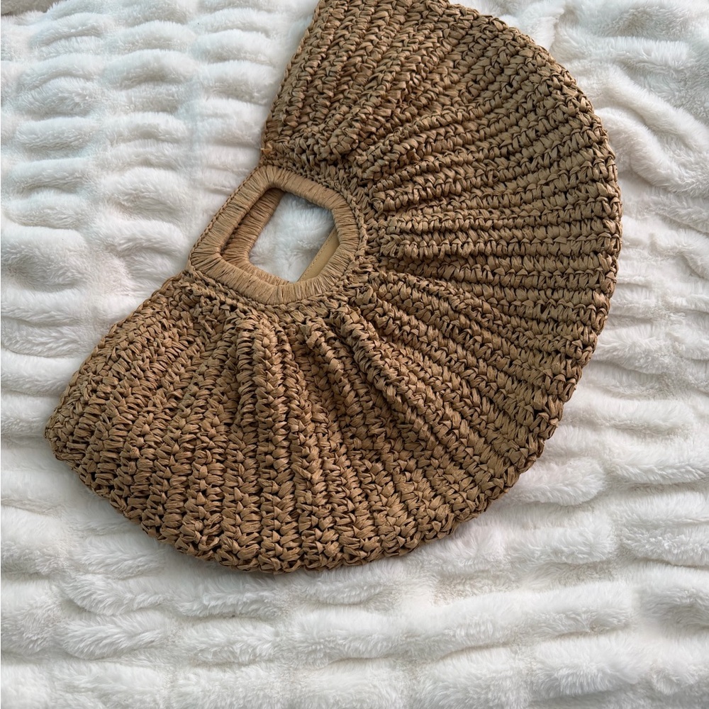 Elegant Tan Woven Women's Bag